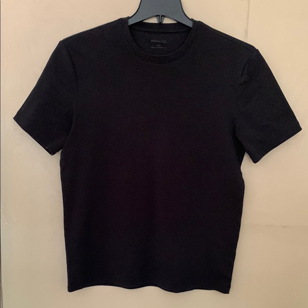 RW&CO Black Short Sleeve Tee M